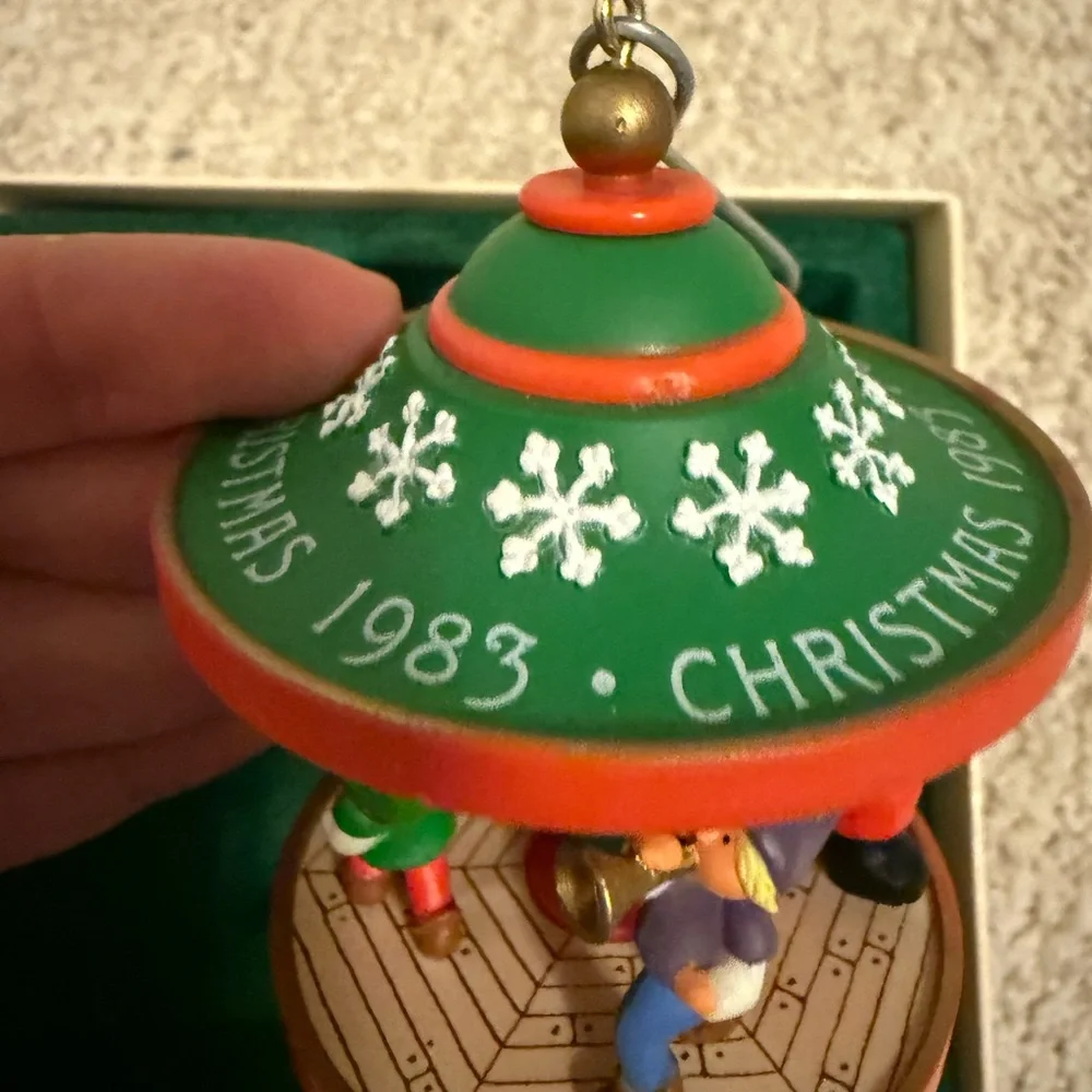 1985 Hallmark Santa’s Workshop Carousel Keepsake Ornament w/ Original Box NO LID